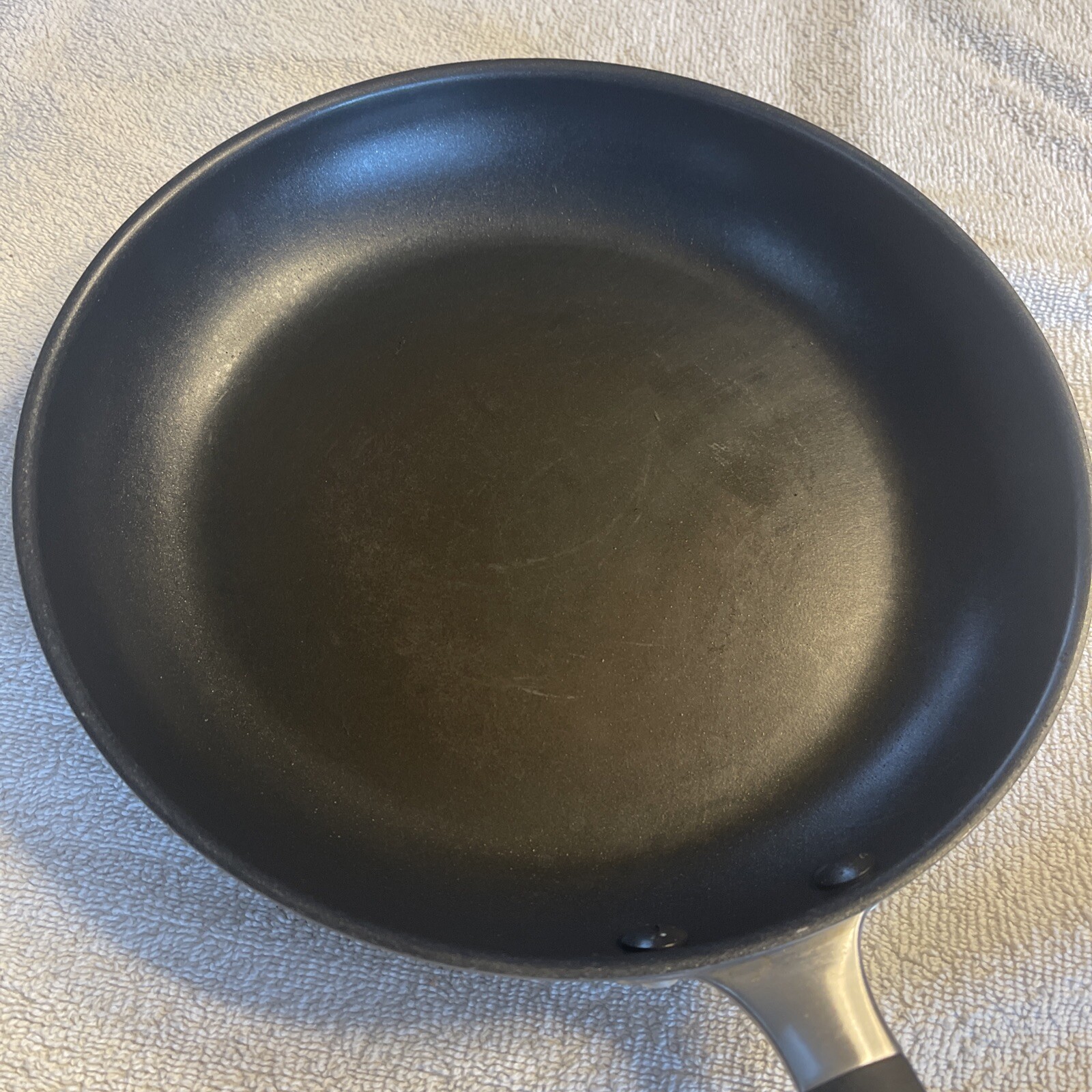 Oxo 10”/26cm Pan 4208 gallery