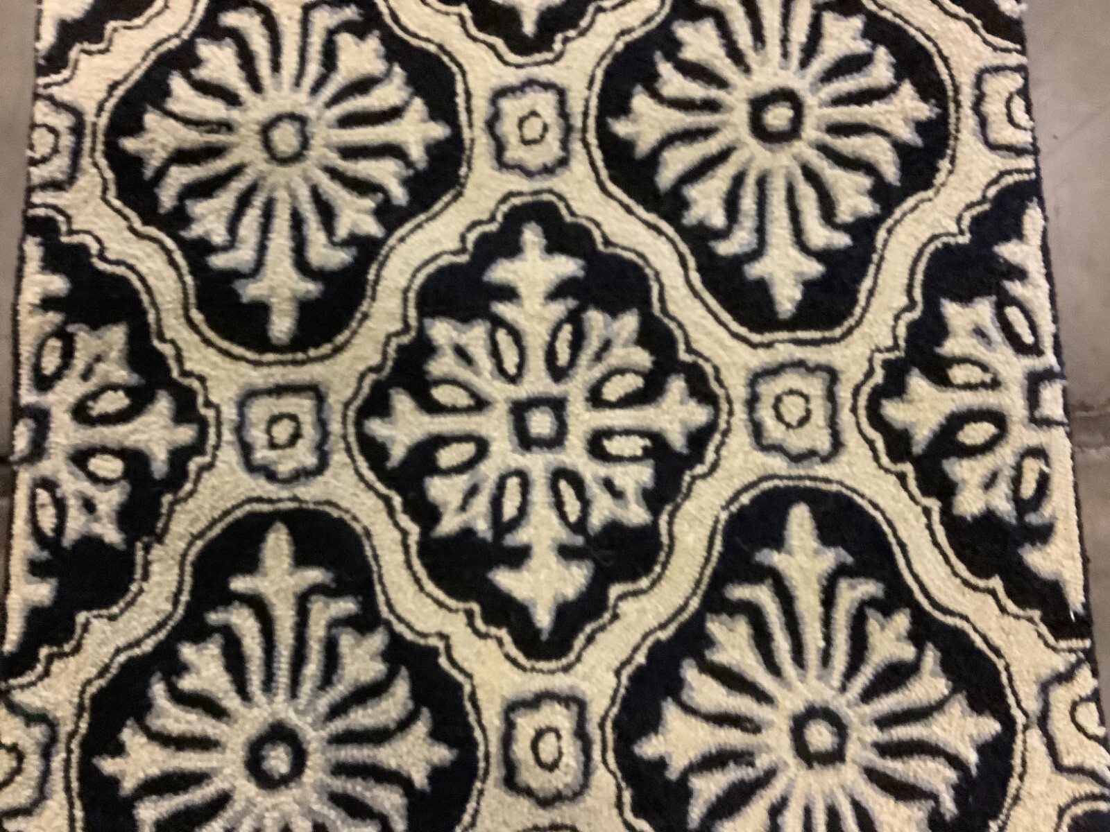 BLACK 2'-6" x 8'-0" Back Stain Rug, Reduced Price 1172671569 EZC122C-28 gallery