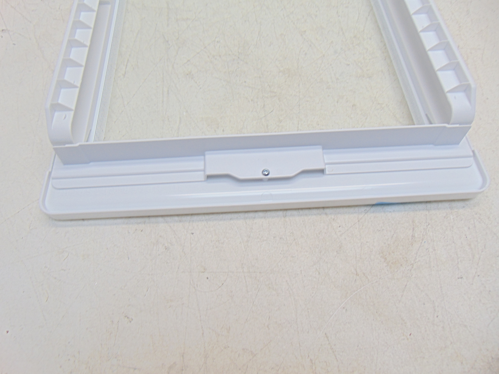 Frigidaire Refrigerator FRSS26L3AF7 Crisper Cover Assembly gallery