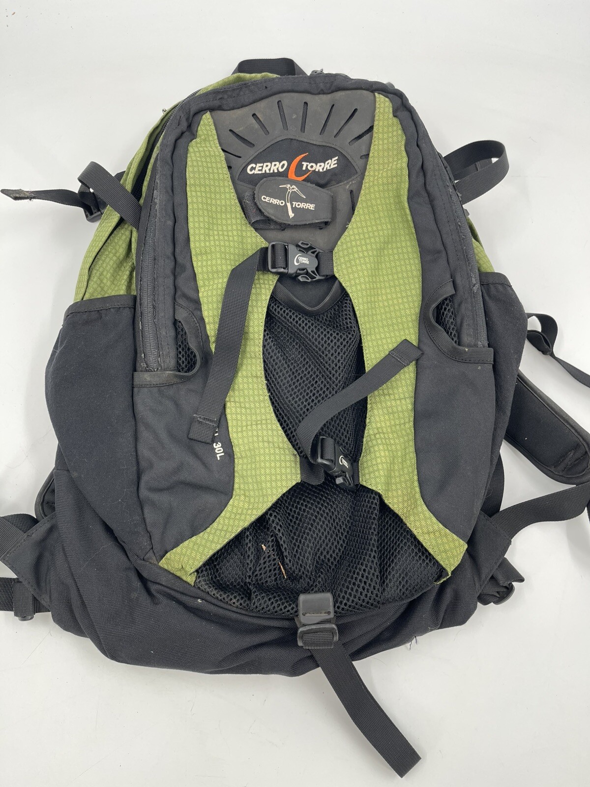 Cerro Torre Stealth 30L Green/Black Hiking Backpack