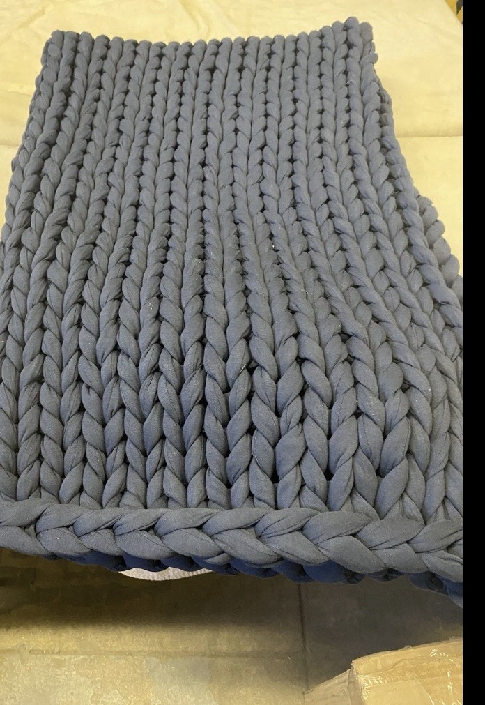 Bearaby Cotton Napper Throw 20 Lb Retail $299 Midnight Blue gallery