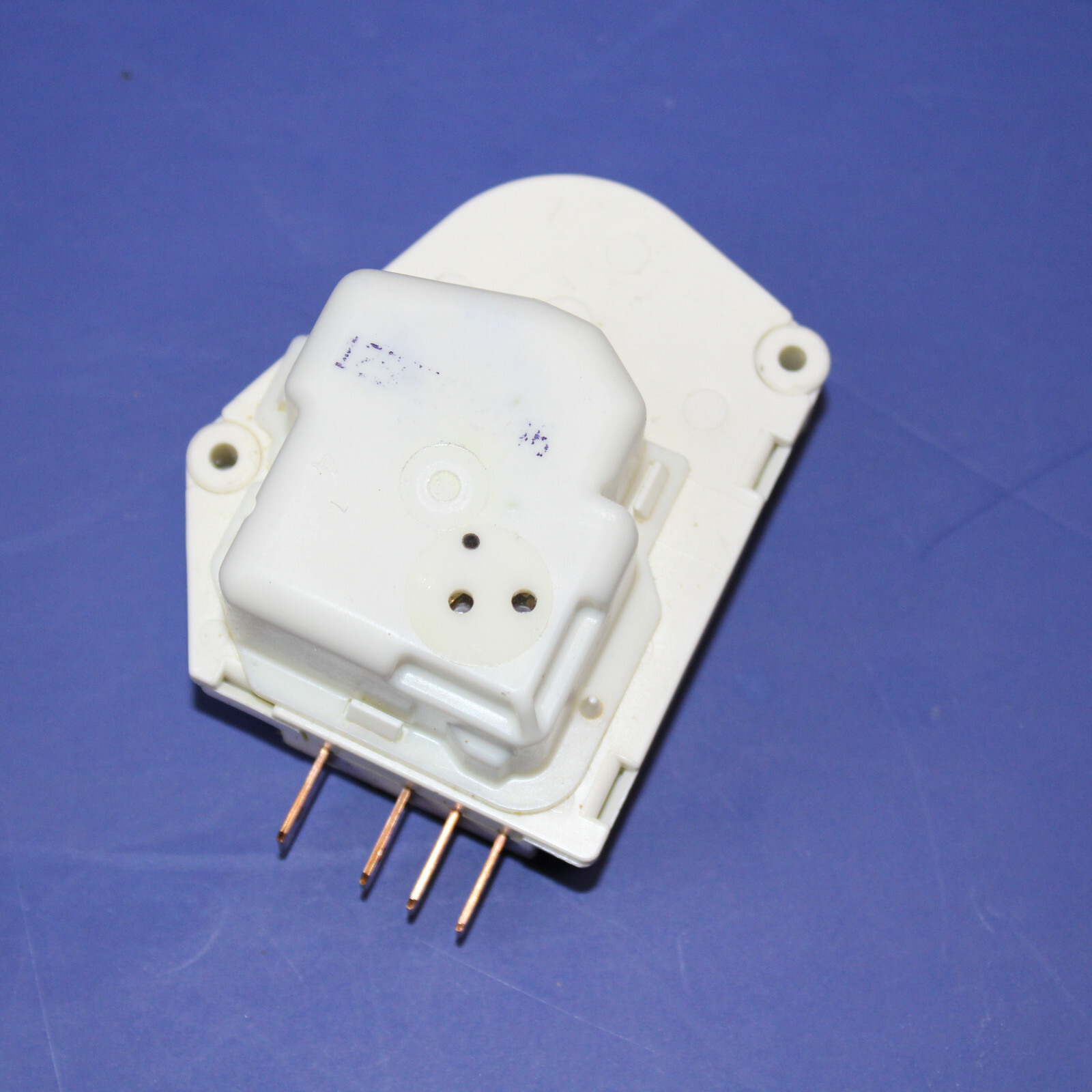 Whirlpool Refrigerator : Defrost Timer (2188375 / W10822278) {P2860} gallery