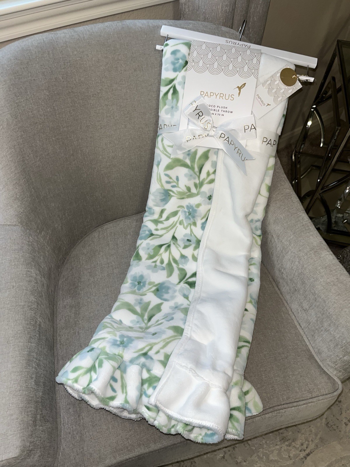 NWT Papyrus Coco Ruffle Edges Floral Design ReversibleThrow Blanket 50"X 70" gallery