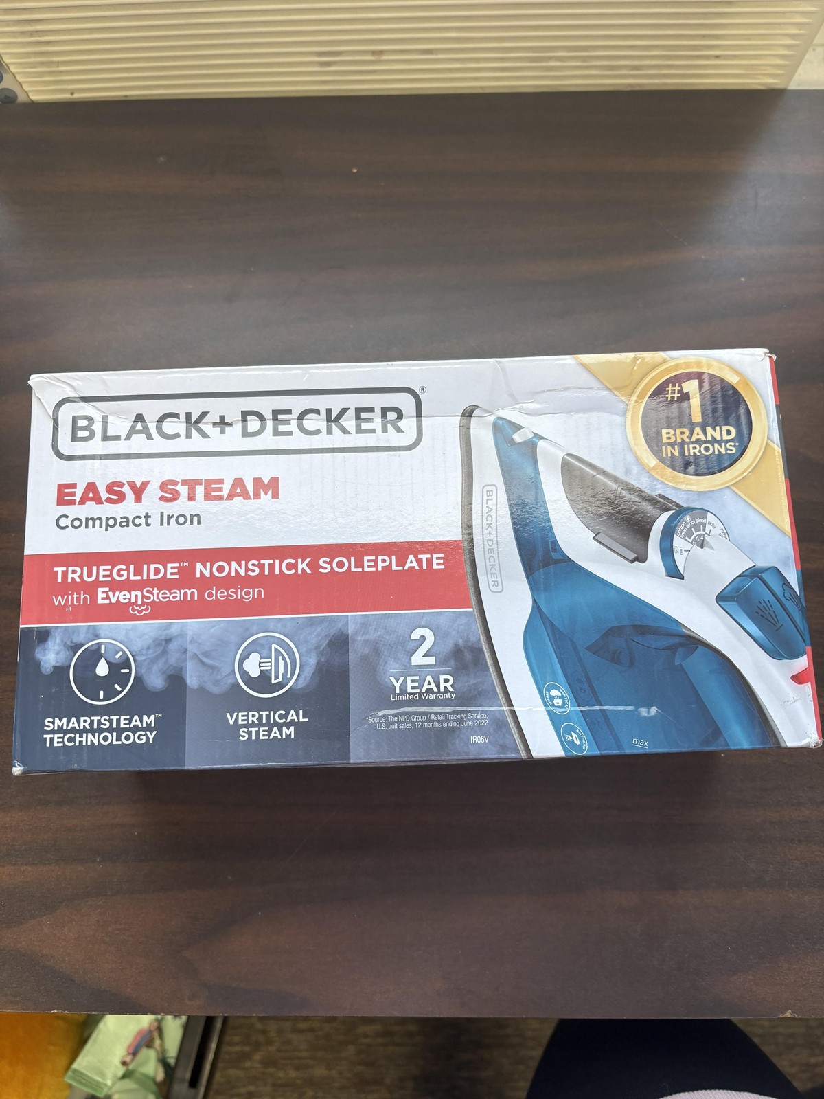 BLACK+DECKER Easy Steam Compact Iron IR06V TrueGlide Nonstick 1200W SmartSteam gallery