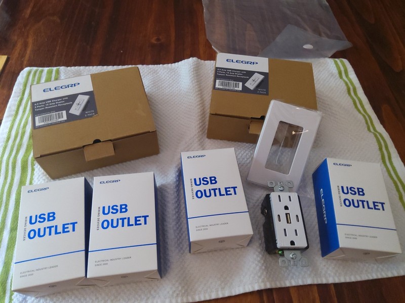 4 ELEGRP USB Outlets, USB-A and 2 USB-C Ports, New, White, R1815D60CCA-WH gallery