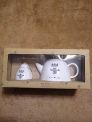 Rae Dunn Artisan Collection Bee Happy Tea Pot Crown and Honey Pot Brand New HTF