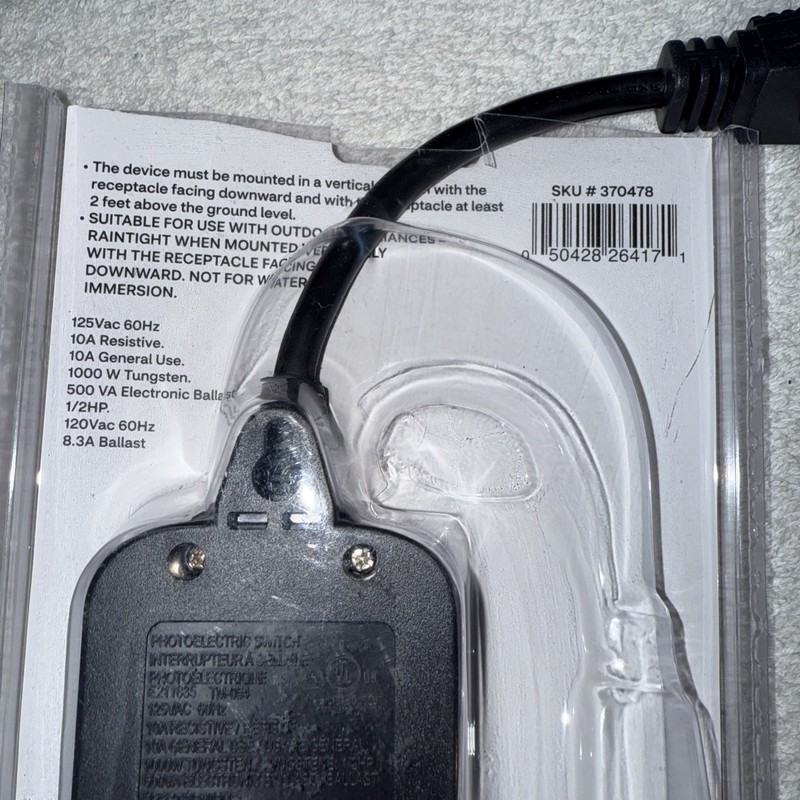 Merry Brite Outdoor Mechanical Timer 2-8 hours or Dusk - Dawn, Single Outlet gallery