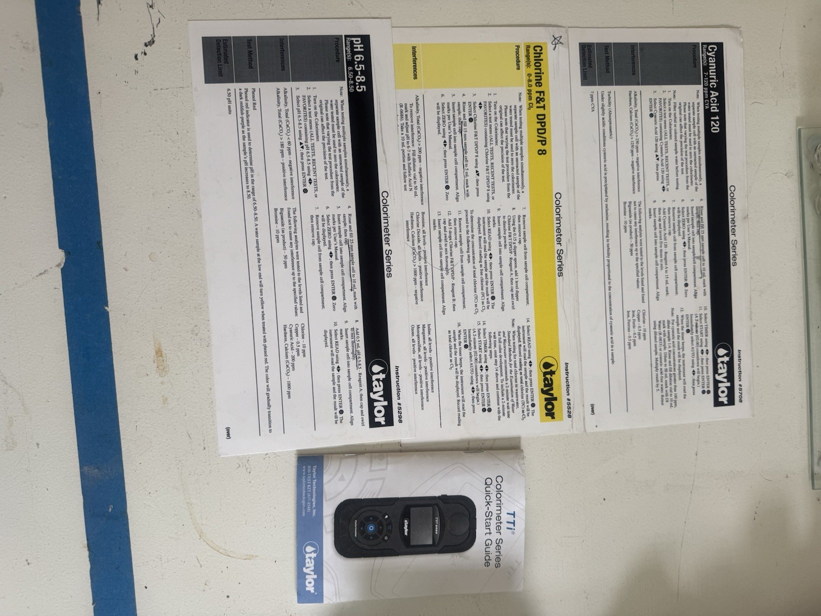 Taylor TTI 2000 Colorimeter Pool & Spa Test Kit Chlorine pH CYA, Vials gallery