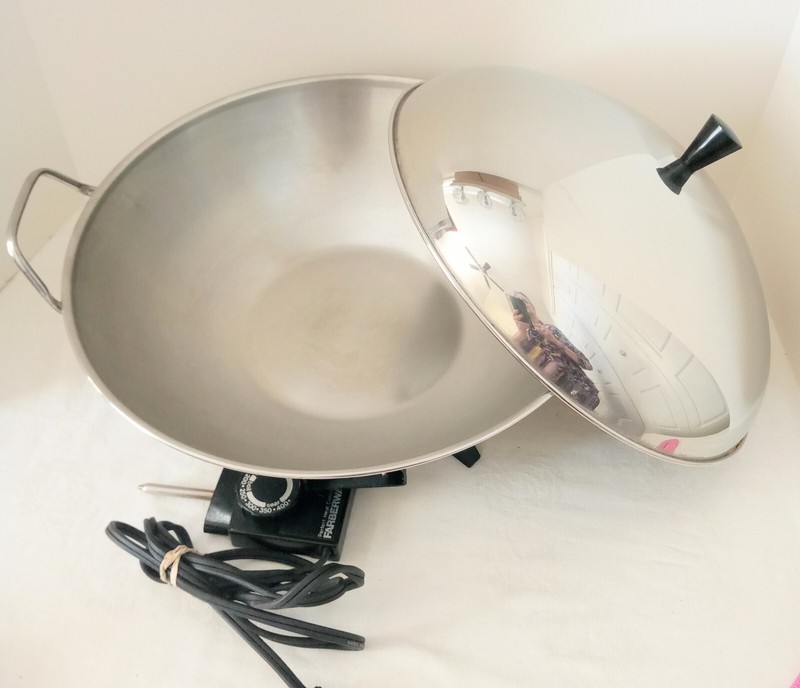 Farberware 301 Electric Wok w Lid Plug Stainless Steel 7 QT 14 " 575 gallery