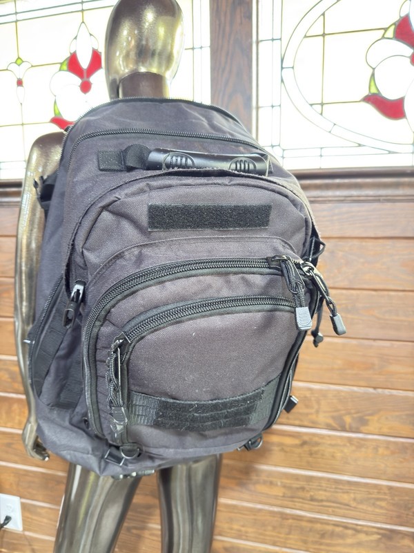 Mercury Hiking Backpack Large Black with Hydrapak