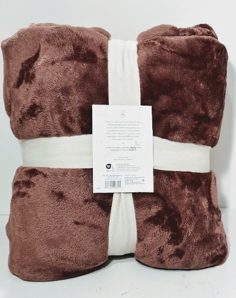 Threshold Full/Queen Microplush Dusty Rose Ultra Soft Plush Throw Bed Blanket gallery
