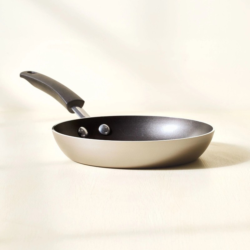 Farberware Easy Clean 8 Inch Nonstick Frying Pan / Skillet, Dishwasher Safe, Cha gallery