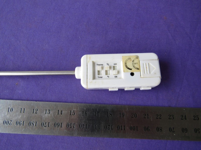 Digital Stick Min/Max Thermometer with Timer to 300 degrees Celsius gallery
