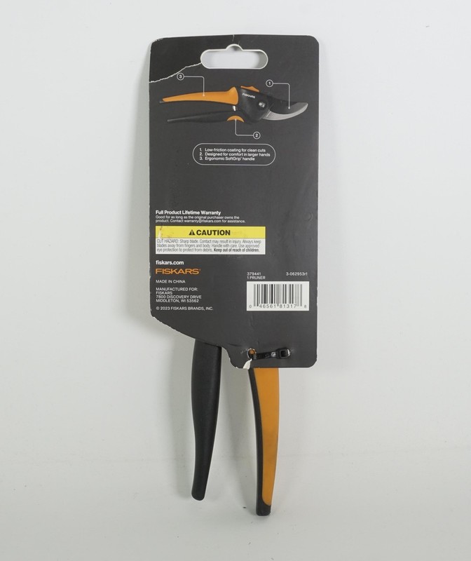 Fiskars 379441 Pruner For Large Hand Size Cuts 3/4 Inch gallery