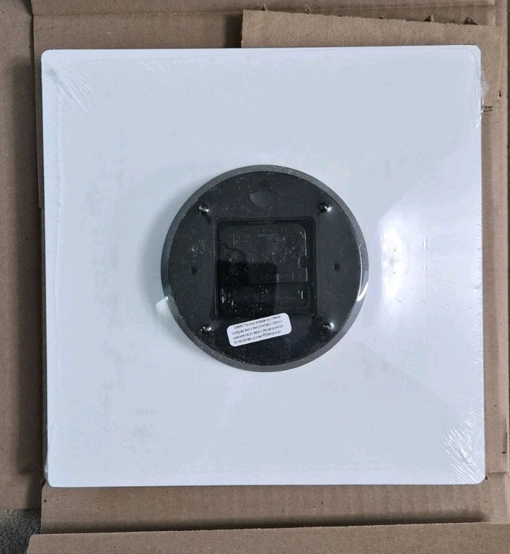 Modern Square Analog Wall Clock Quartz Non-Numeric Marks Beige White Black gallery