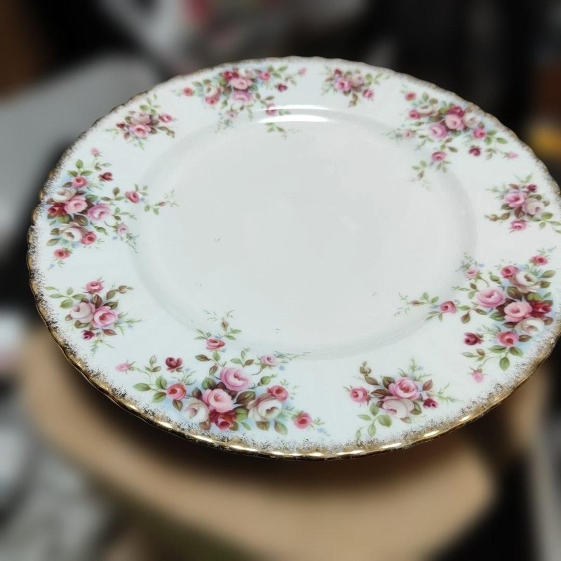 Royal Albert Flower Pattern Ceramic Tea Cup & Saucer Set 22 Plates Used gallery