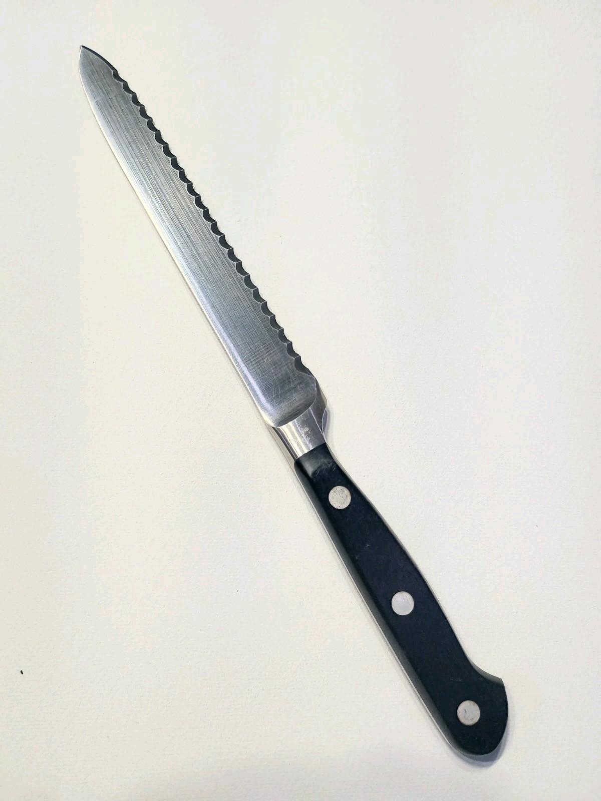 Wusthof Classic 5 In Serrated Utility Knife 4110 14cm gallery