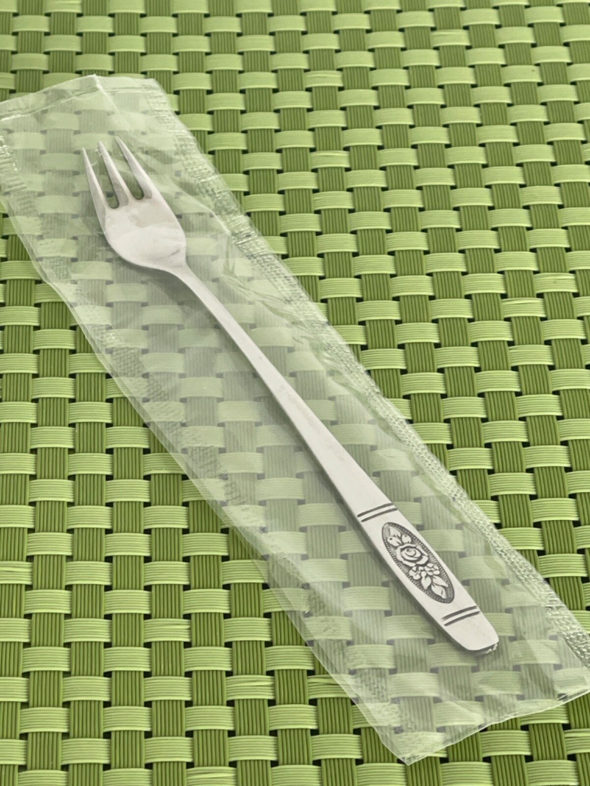 Oneida ROSE PENDANT Stainless Distinction Deluxe NEW Flatware SMART CHOICE A40N gallery