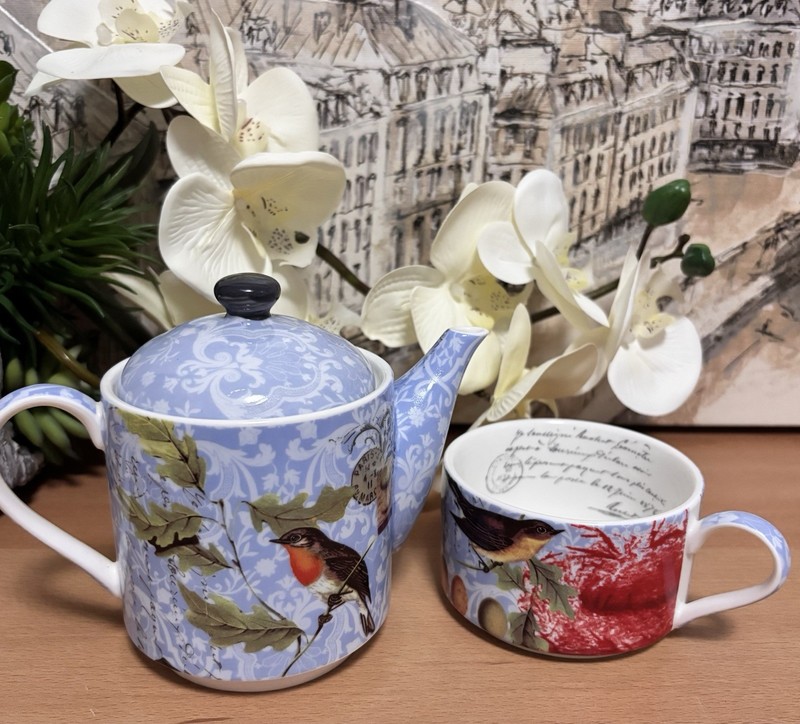 Ceramic Tea For One Teapot Set Classic Blue Birds Floral Design. Brand New. gallery