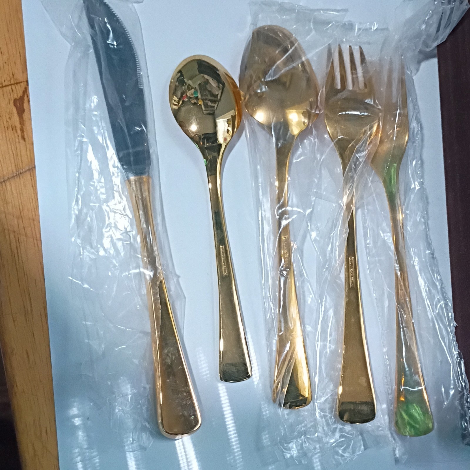 Hudson's Specially Gold Gold-Plated 5pc Flatware Set w/ Dark Wood Case gallery