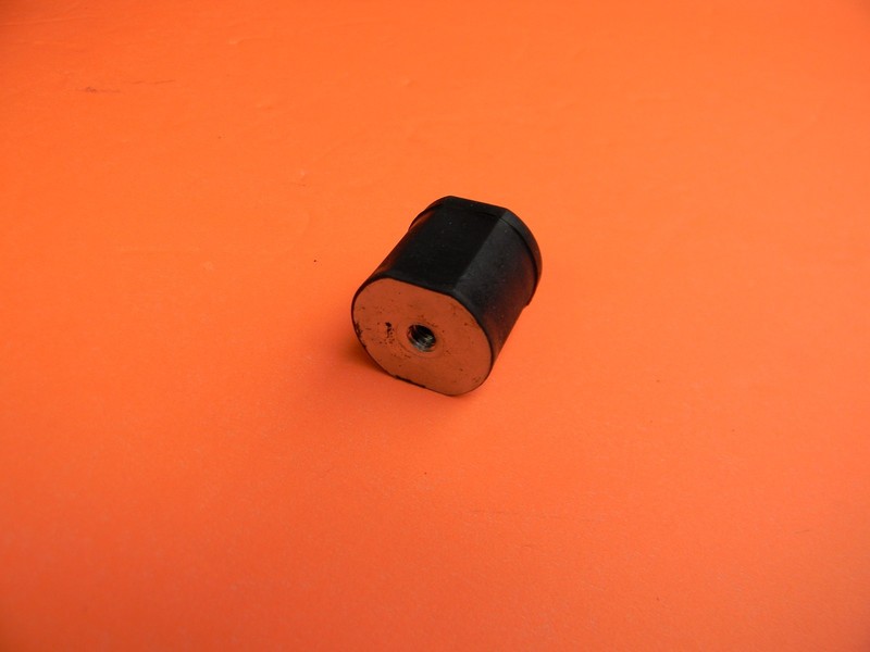 TANK BUFFER MOUNT FOR STIHL CHAINSAW 009 010 011 012 AV 045 056 # 1114 790 9600 gallery