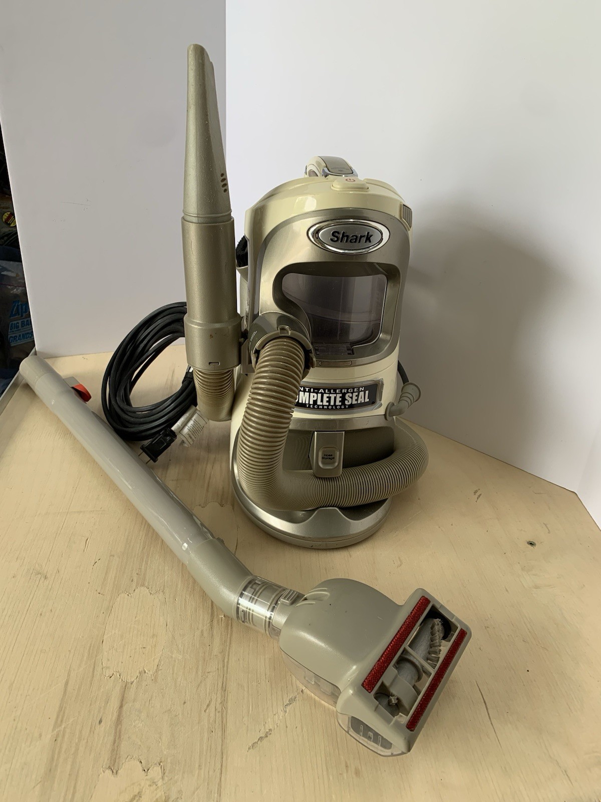 Shark Vacuum Cleaner Lift Around Model NP 319E 40 TESTED “Read Description “ gallery