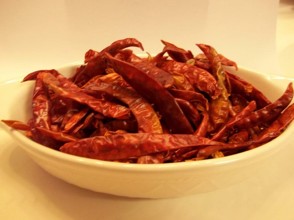 CAYENNE PEPPER, WHOLE DRIED , 4 ounce DELICIOUS FRESH SPICY DRIED HERB gallery