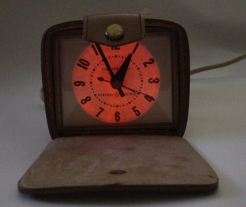 General Electric Trip Mate Lighted Dial Brown Leather Alarm Clock 7314K B2 gallery