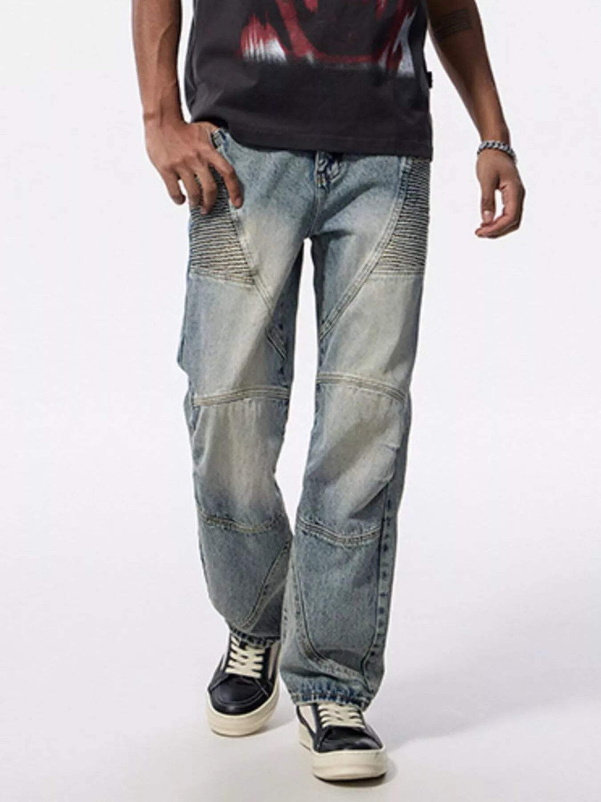Men's Washed Wide Leg Jeans gallery