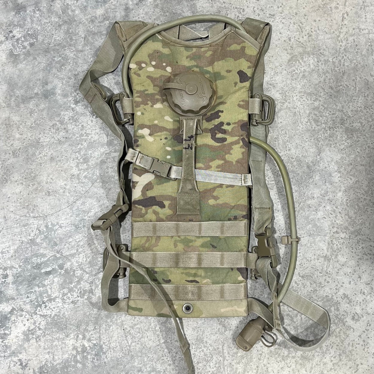 US Military MOLLE II Hydration Carrier - Multicam Pattern 4