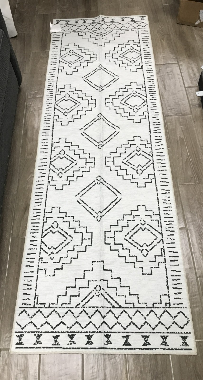 nuLOOM Revel Area Rectangle Rug 2’6" x 8' Style BIRV09A gallery