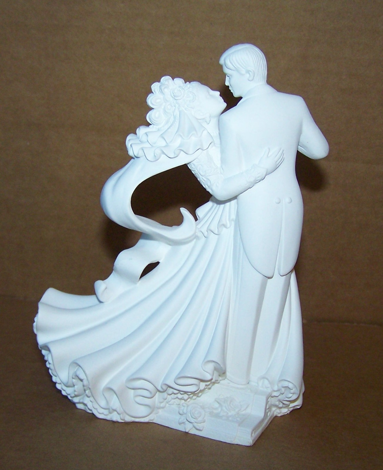 Bride & Groom First Dance Wilton Bianca Wedding Cake Topper Resin 5 1/2" Z2 gallery