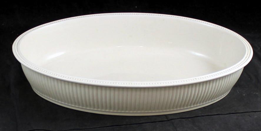 Wedgwood Windsor Ribs and Dots Oval Baker 502461 gallery