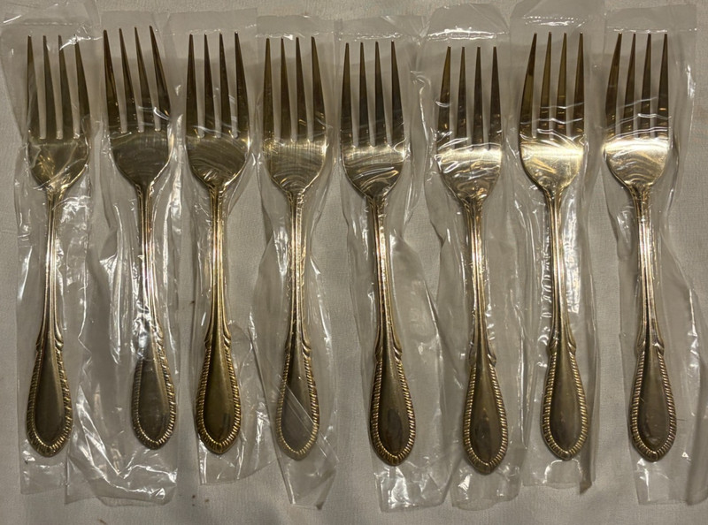 Faberware Breeze-Gold Electroplated Feathered Tip Flatware Service for 8 Serving gallery