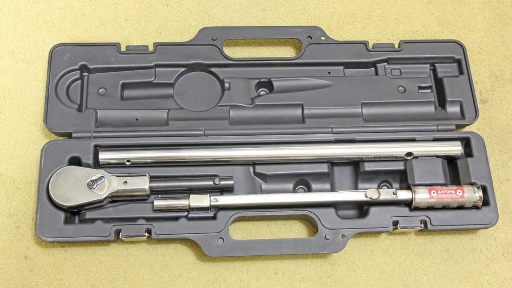 Precision C5D600F 1 Inch Drive Split-Beam Click Torque Wrench 200 - 600 Ft Lb