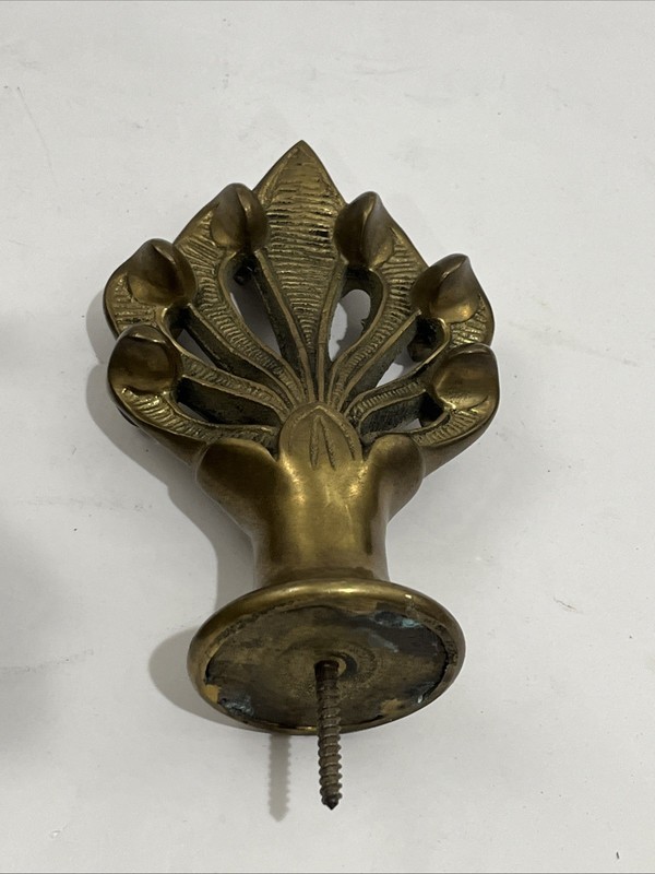 Vintage Set Of 2 Heavy Solid Brass Decorative Curtain Finials Fleur De Lis Leaf gallery