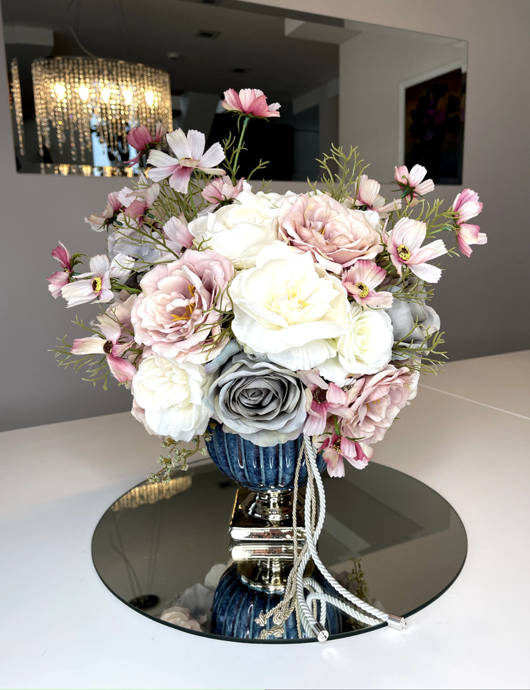Artificial flowers composition with vase for home decoration