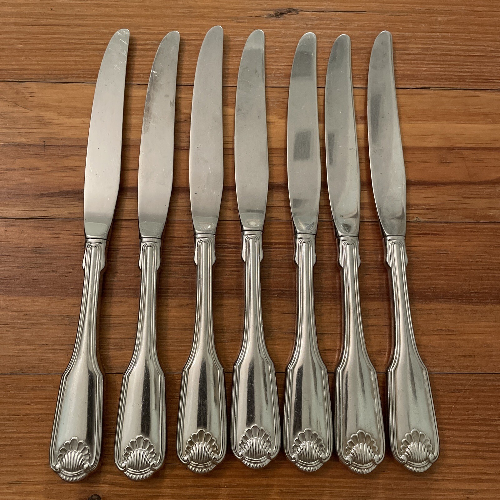 Oneida Classic Shell Stainless Flatware Dinner Knife 1 of 7 Available gallery