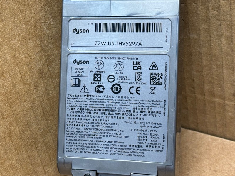 GENUINE DYSON V12 DETECT SLIM SERIES [965470-01] 25.2V CLICK IN [SV46] BATTERY gallery