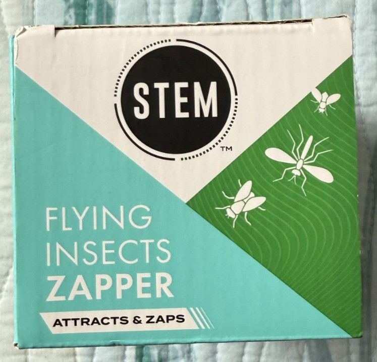 STEM Flying Insects Zapper Kit Attracts & Zaps NEW gallery