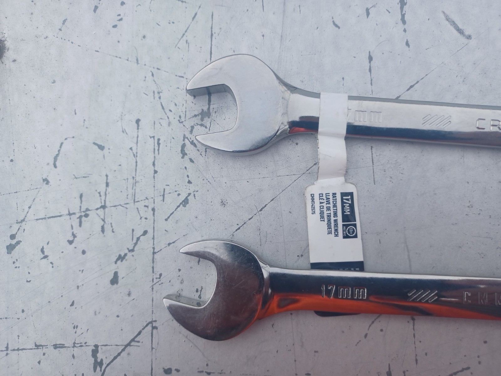 TWO PACK Craftsman Metric Combination Ratcheting Wrenches 12pt - 17mm 17mm gallery