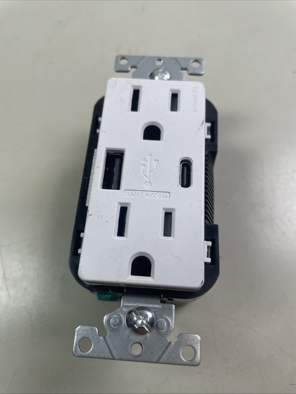 Leviton 15 Amp Duplex Outlet Type A Usb and Type-C Usb Ports White gallery