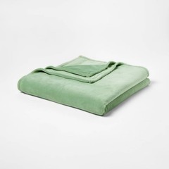 Twin/Twin XL Solid Plush Bed Blanket