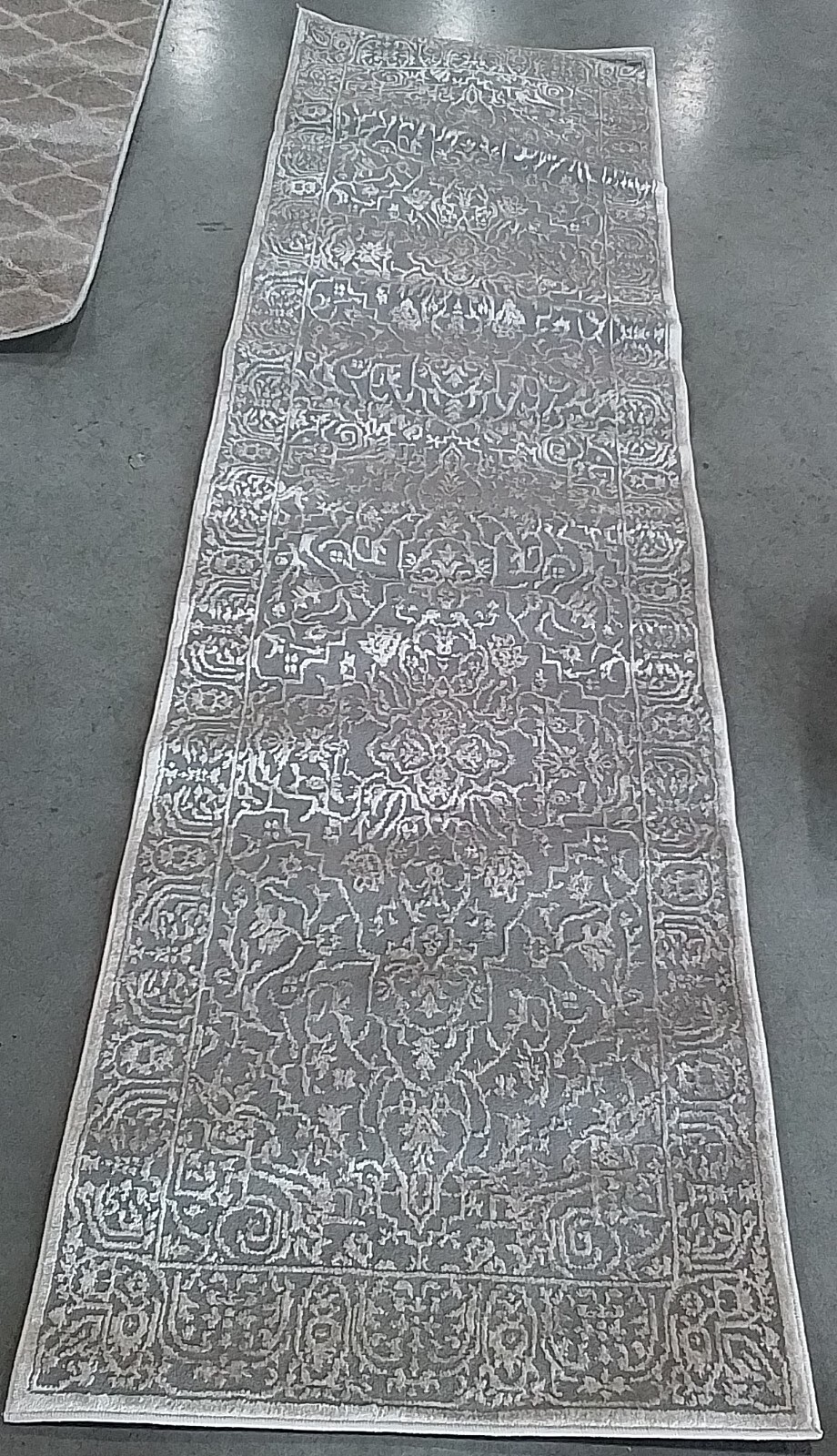 L GREY / CREAM 2'-3" x 8'-0" Back Stain Rug, Reduced Price 1172765847 RFT670C-28 gallery