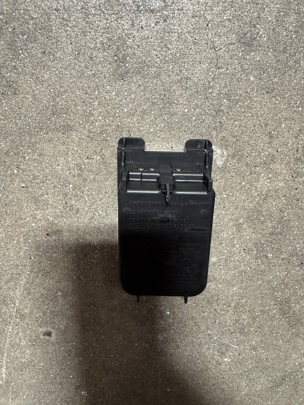 Deako Simple Rocker Switch (Single-Pole & Multiway) DS2017 gallery