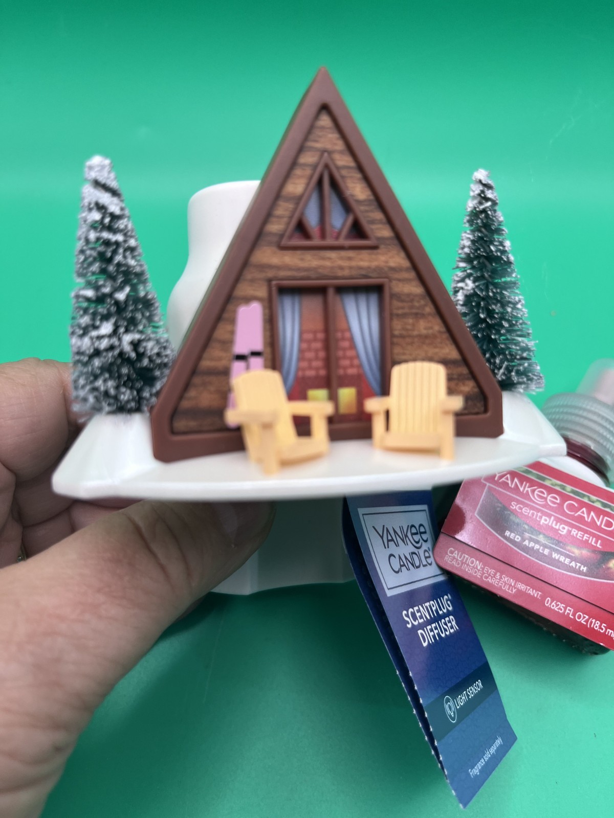 Yankee Candle A-Frame Home ScentPlug Diffuser w/Senor Light w/refill ~ NEW! gallery