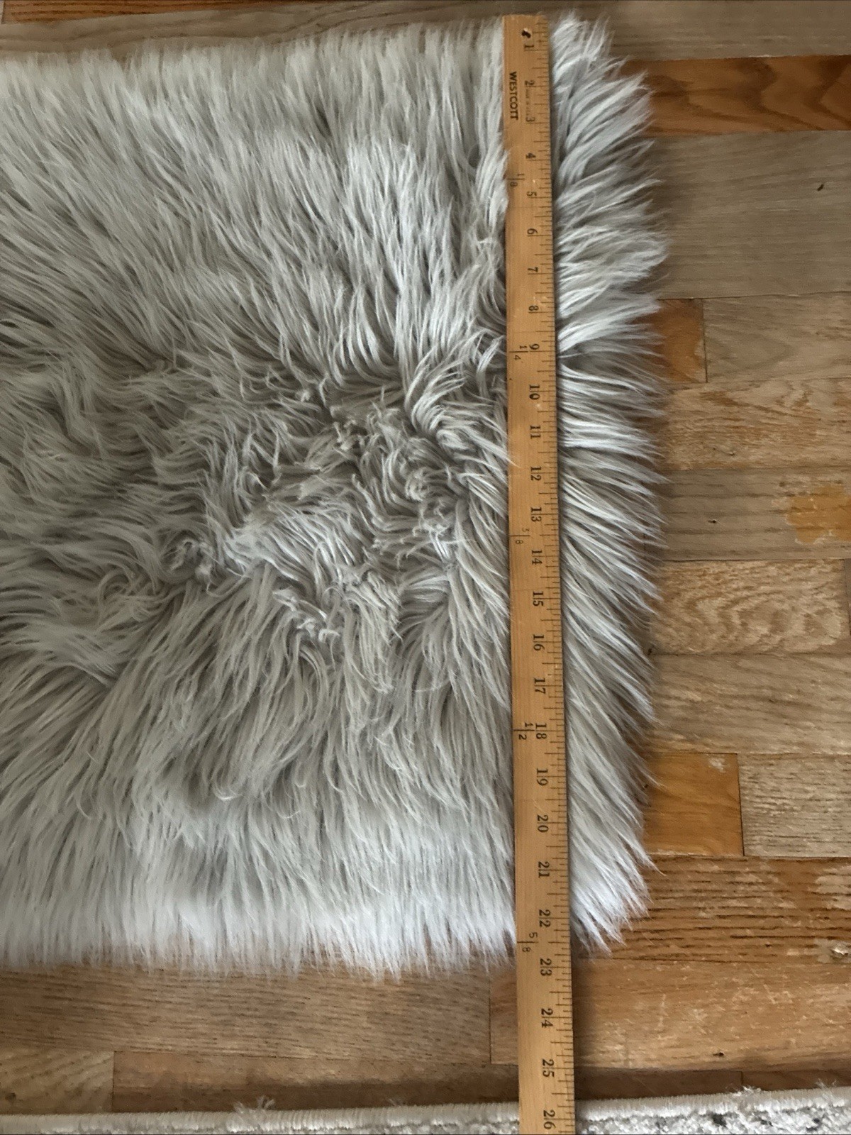 Light Gray-Throw Rug 34”x 24” Acrylic-Suede Base -with 2 Inch Pile. gallery