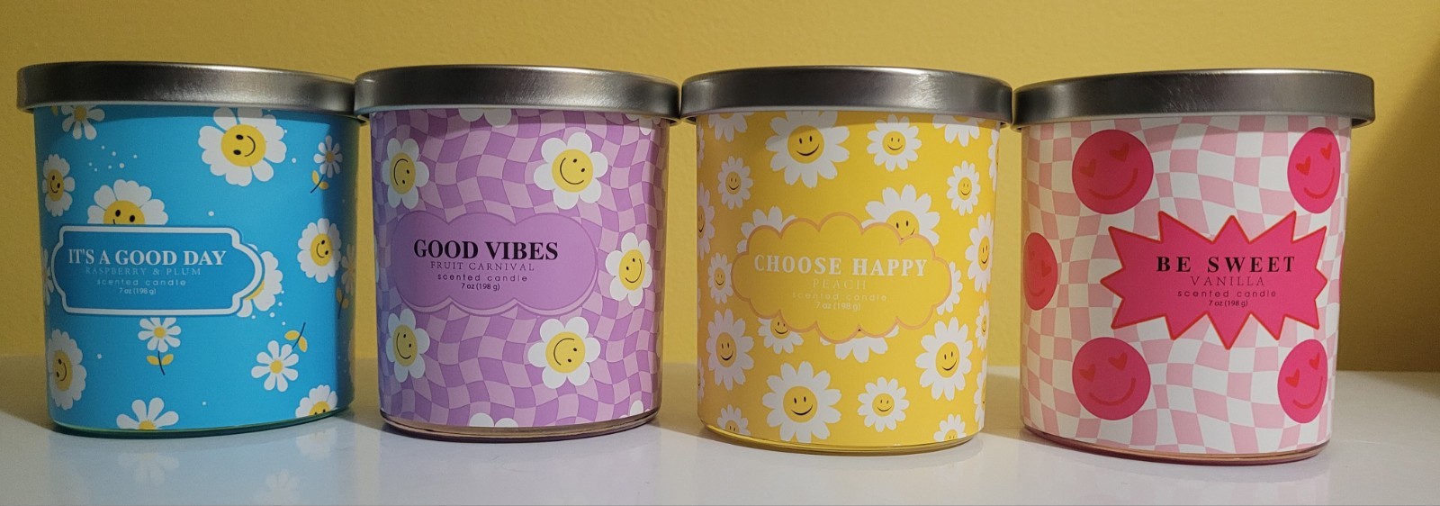 4 Retro Candles,Vanilla,Raspberry And Plum,Peach,Fruit Carnival Scented 7oz gallery