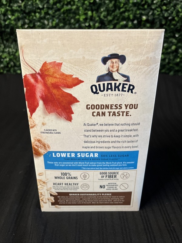 Quaker LOWER SUGAR Instant Oatmeal MAPLE & BROWN SUGAR, 8 Packets / 9.5 Oz. Box gallery