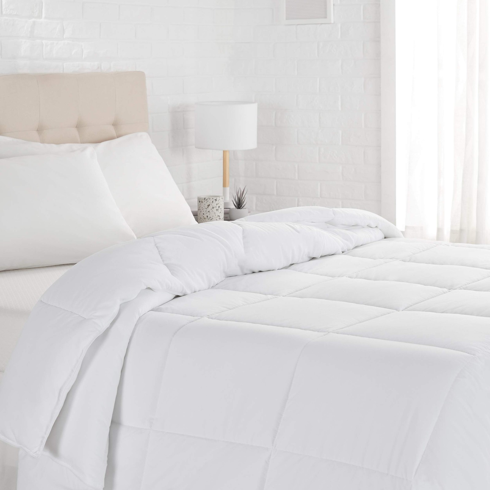 Amazon Basics White Down Alternative Comforter Duvet Insert Full/Queen New gallery